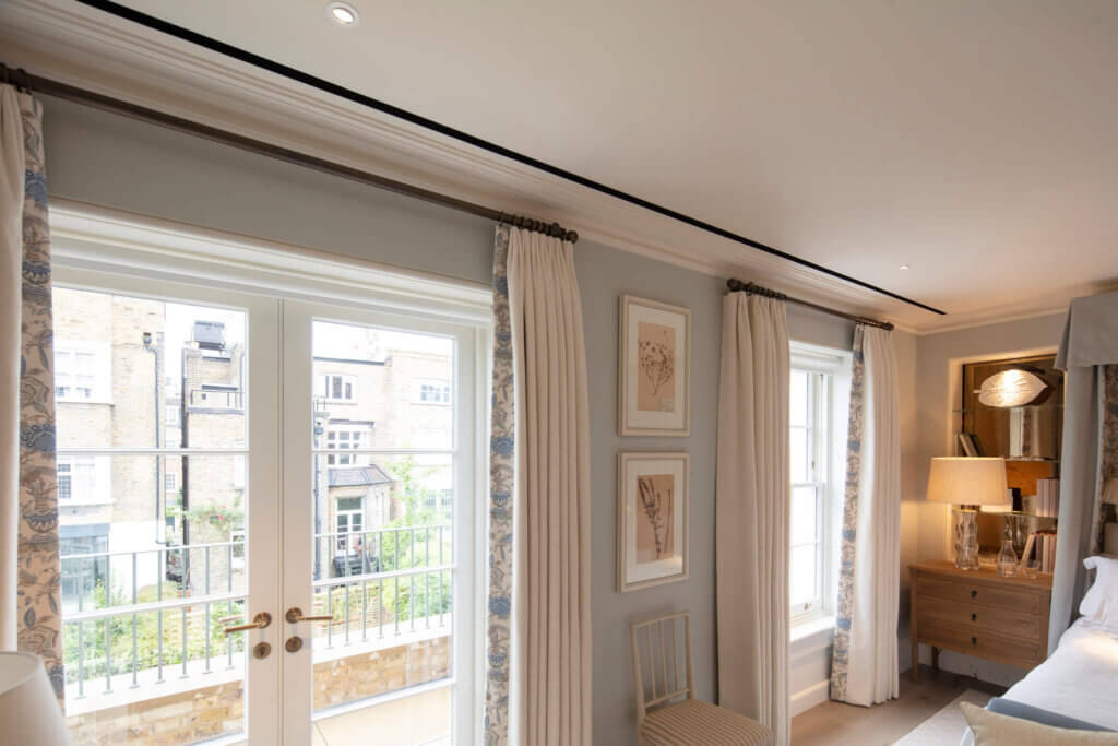 Single slot diffuser for bedroom air conditioning in a luxury property in Kensington